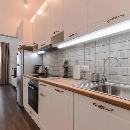 2 Bedroom Central Apartment For Up To 6 Guests Sofia Exterior photo